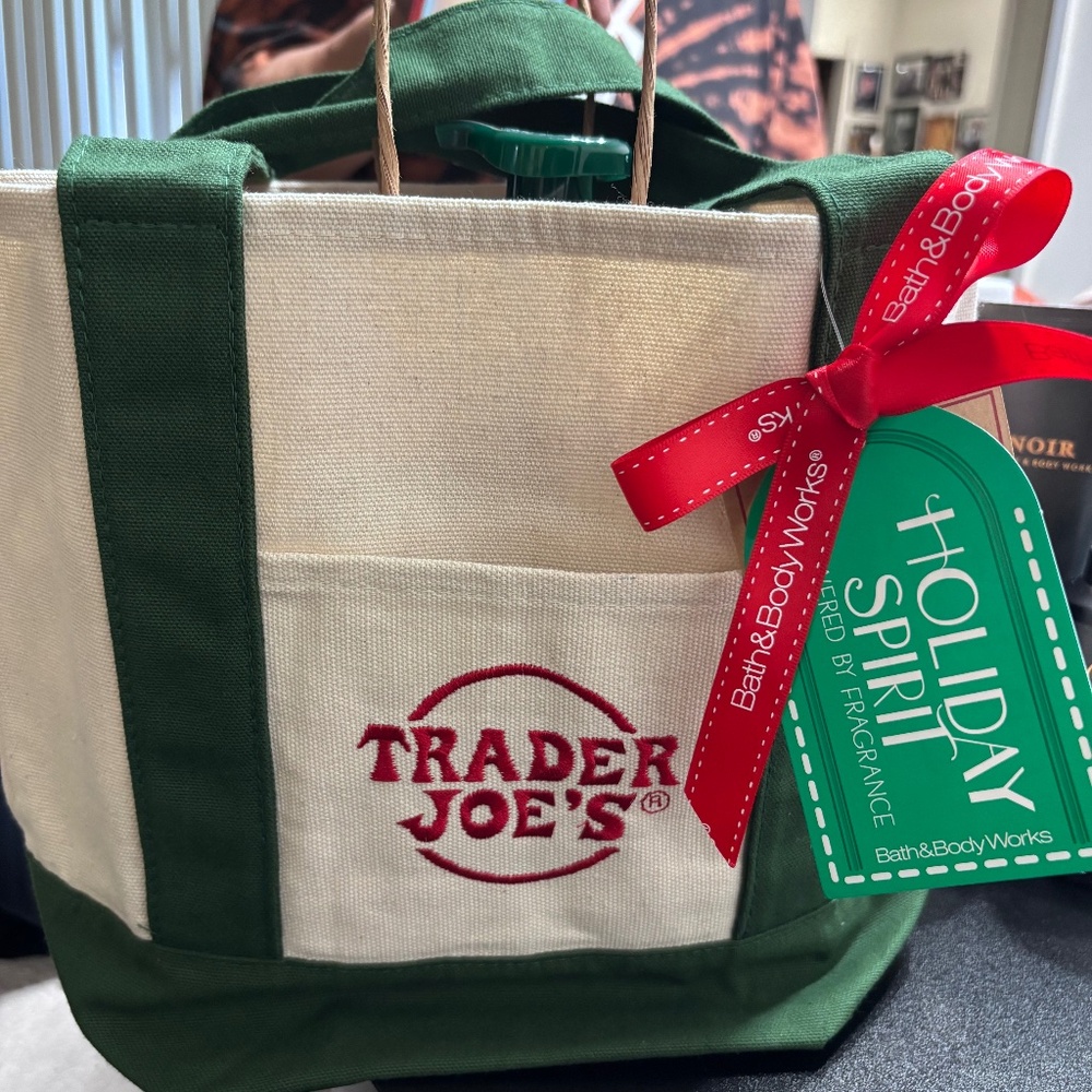 Trader Joe’s green mini tote